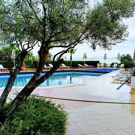 מלון דירות Melody 4*